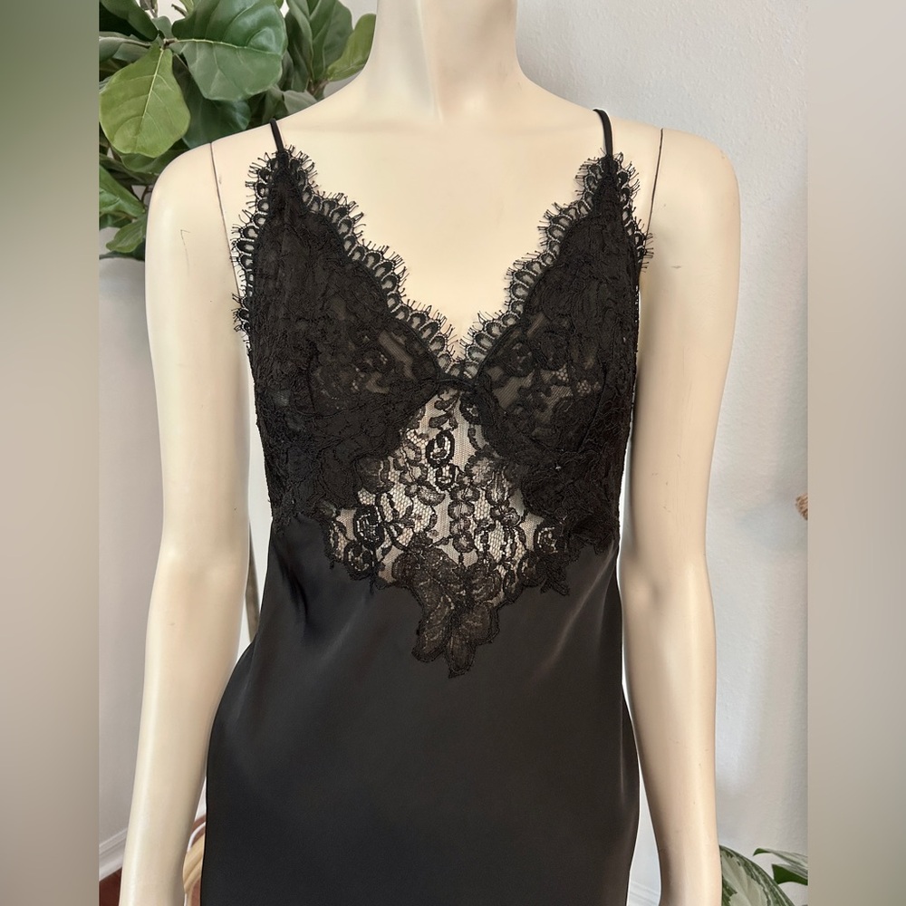 90s Victoria’s Secret Low-back Lace Midi Slip Dress 🖤❤️‍🔥